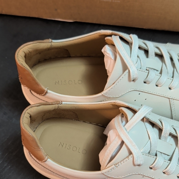 Nisolo Bria Go-To Court Sneaker Cream and Tan - Picture 4 of 6